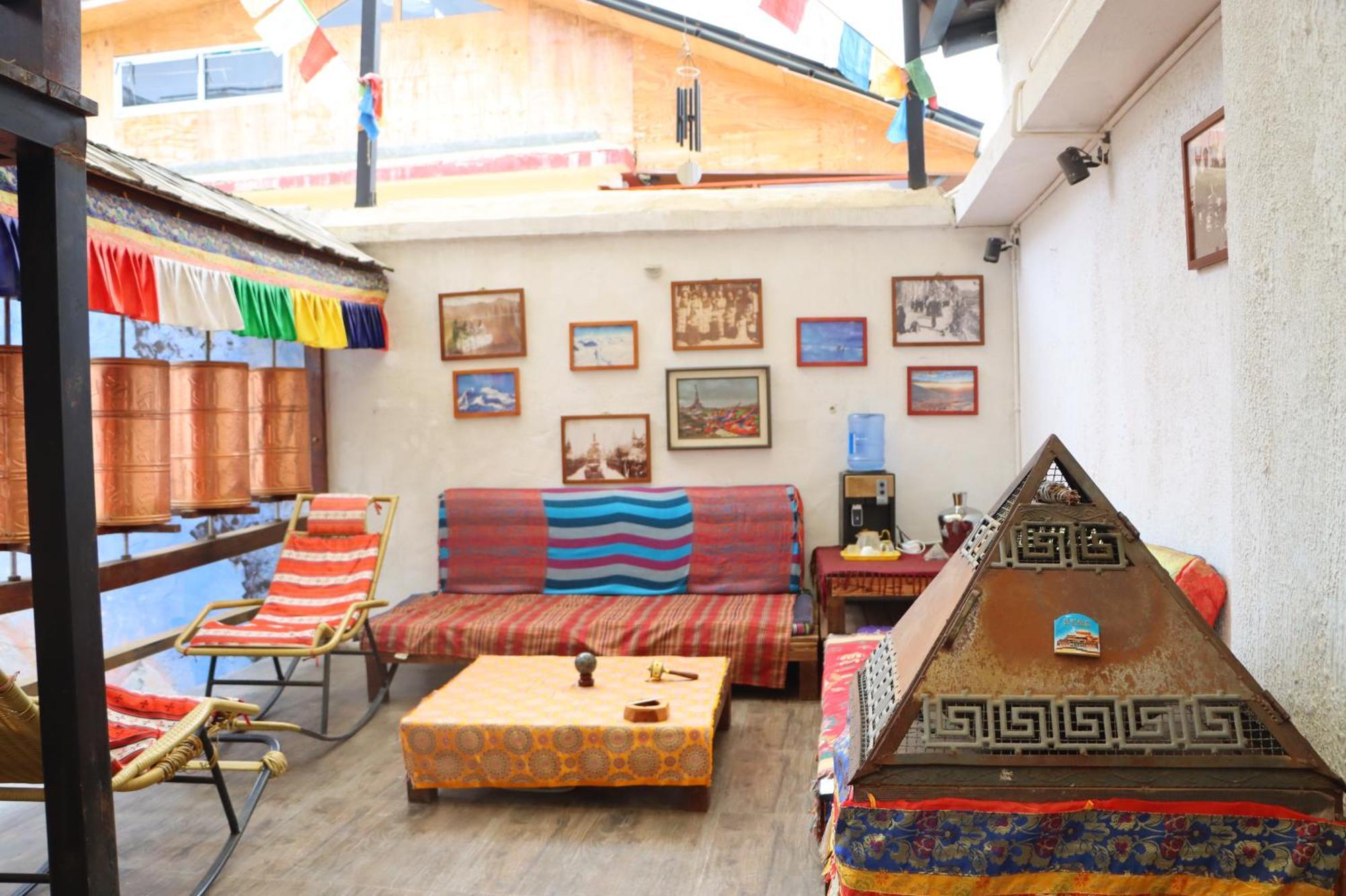 Energy Space Healing Inn Шангри Ла Екстериор снимка