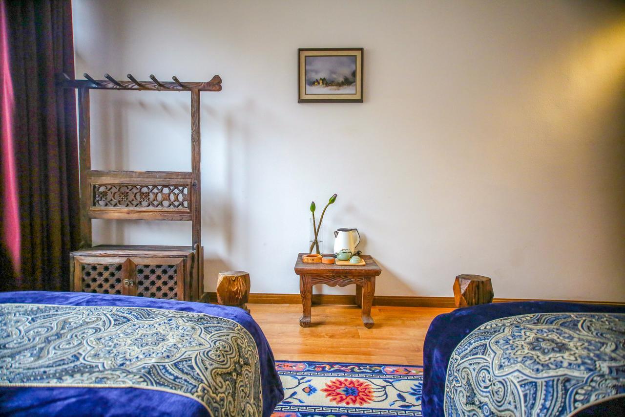 Energy Space Healing Inn Шангри Ла Екстериор снимка